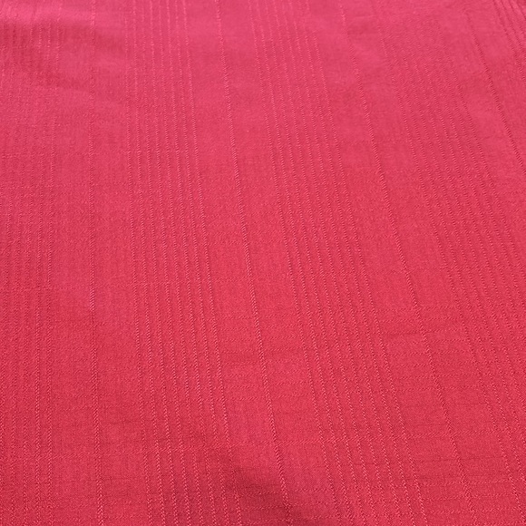 Dark red/cranberry/burgundy Round Tablecloth - Picture 2 of 3